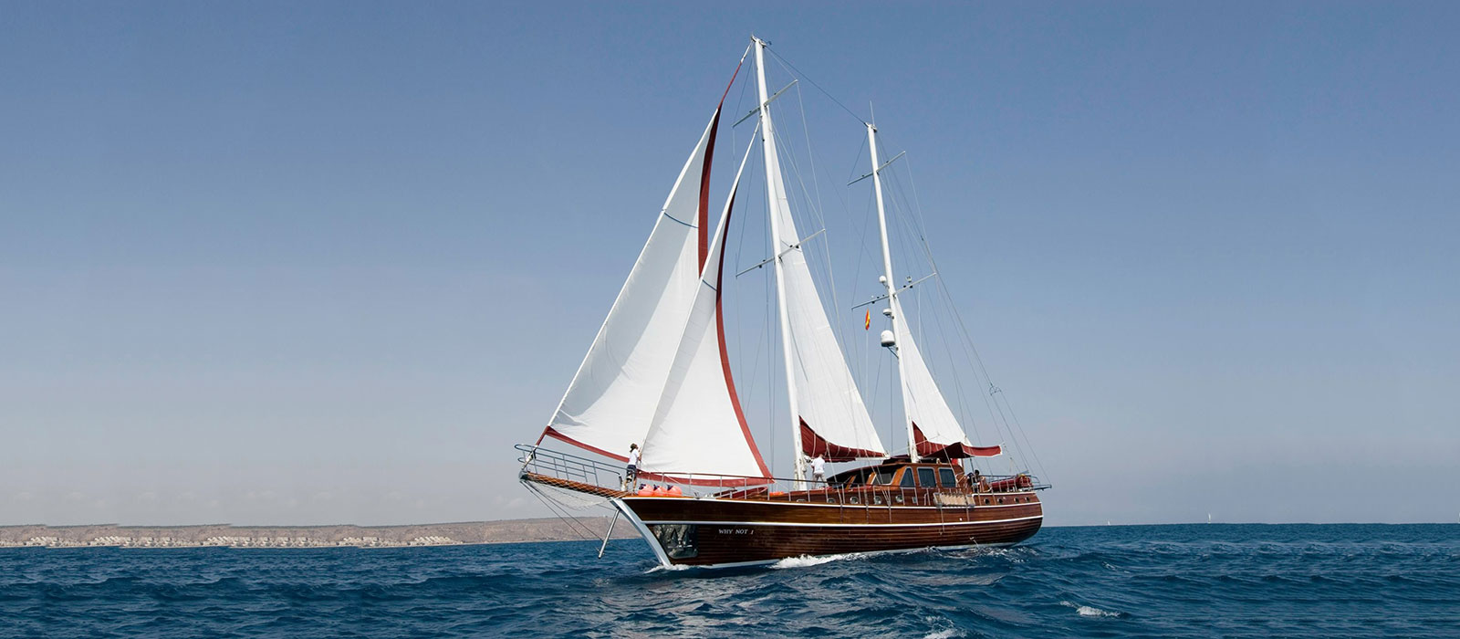 crucero de buceo a bordo de una goleta